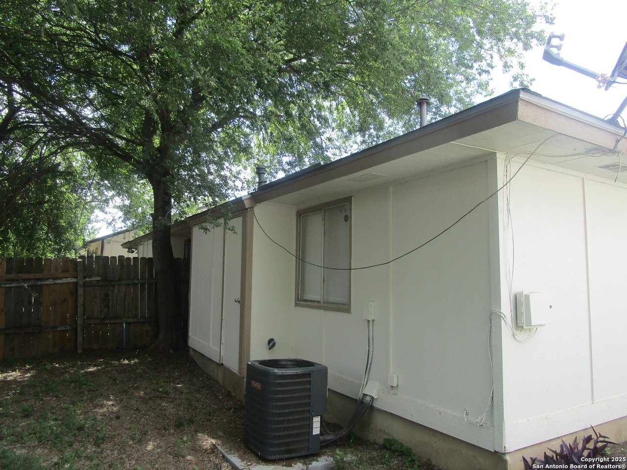 Cash Flowing Duplex in San Antonio! property image